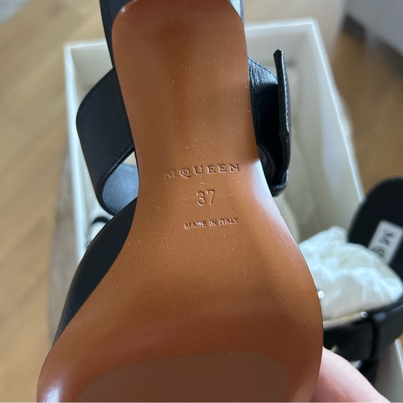 New Alexander McQueen Birdee T-Bar Leather Mules Heels - Picture 11 of 14